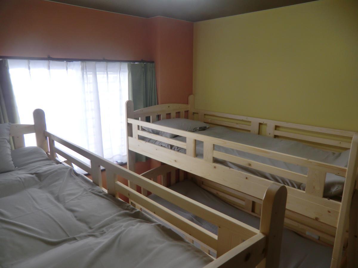 Guest House Kokokara Наха Екстер'єр фото