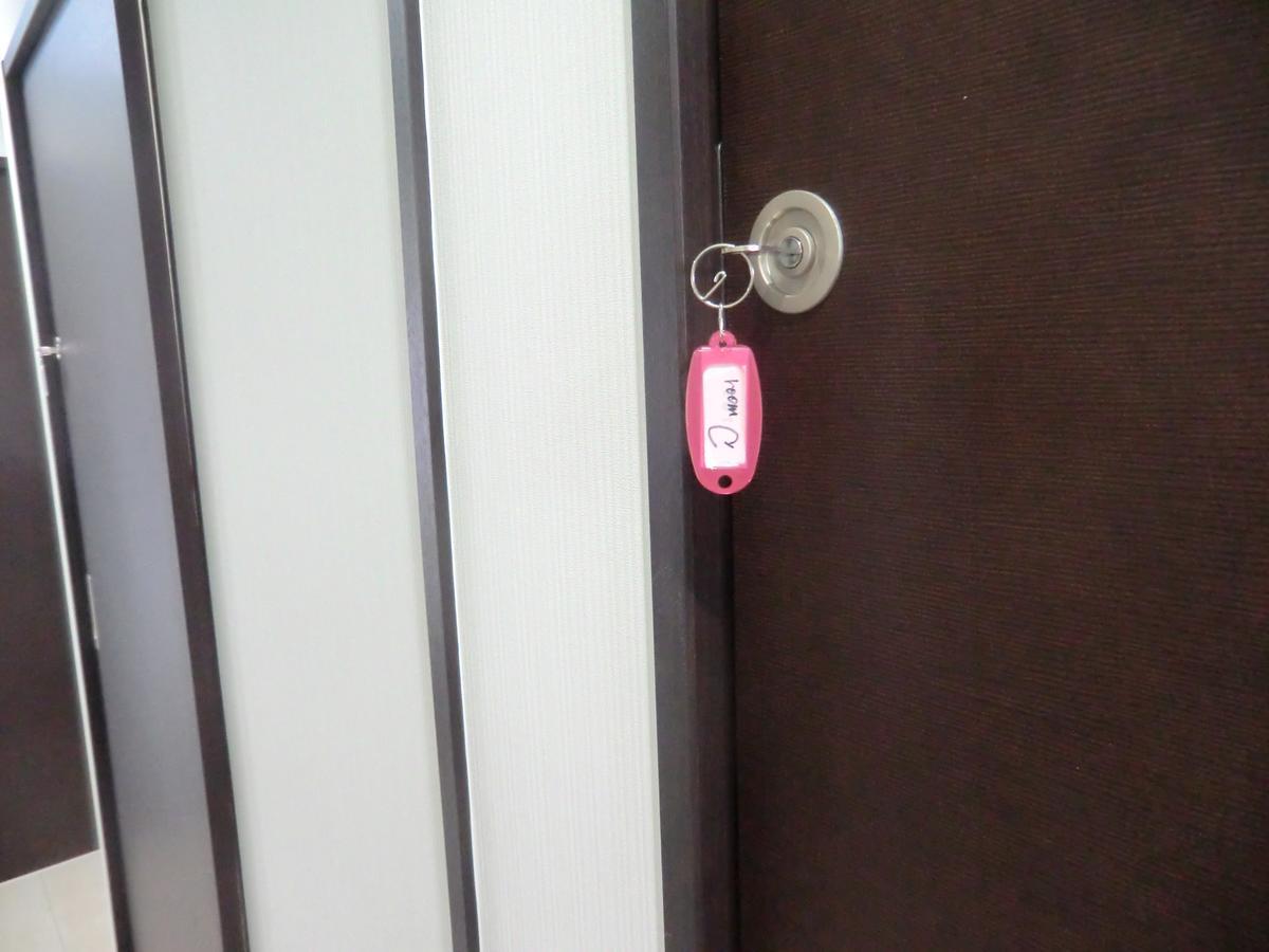 Guest House Kokokara Наха Екстер'єр фото