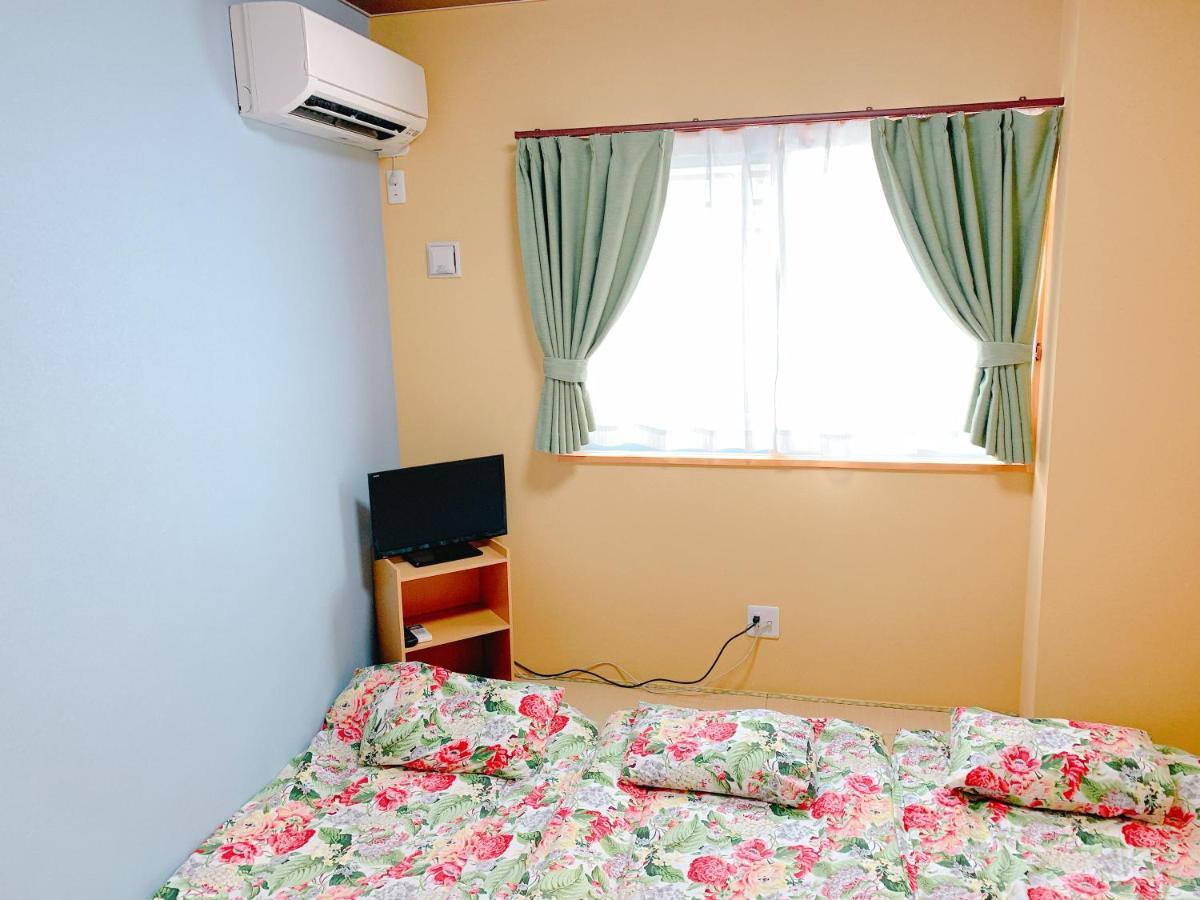 Guest House Kokokara Наха Екстер'єр фото